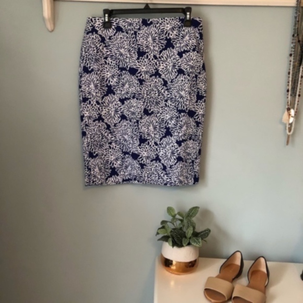 NWT Liz Claiborne Floral Skirt
